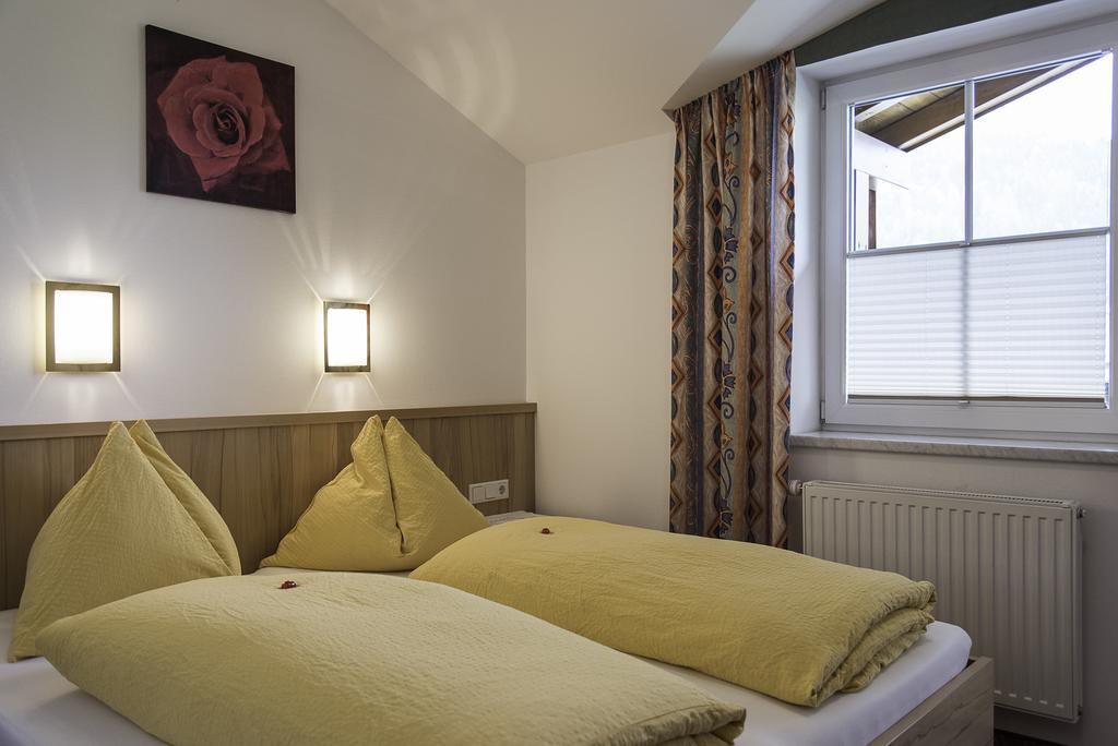 Gasthof Brentwirt Vendégház Leogang Szoba fotó